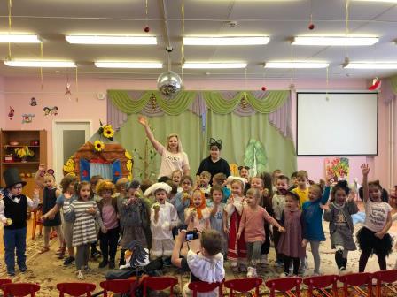 театр увлекательной науки в гостях у звездочета. театральный кружок для детей. досуговая организация театральная студия. открытое занятие театр. слоган про театр.